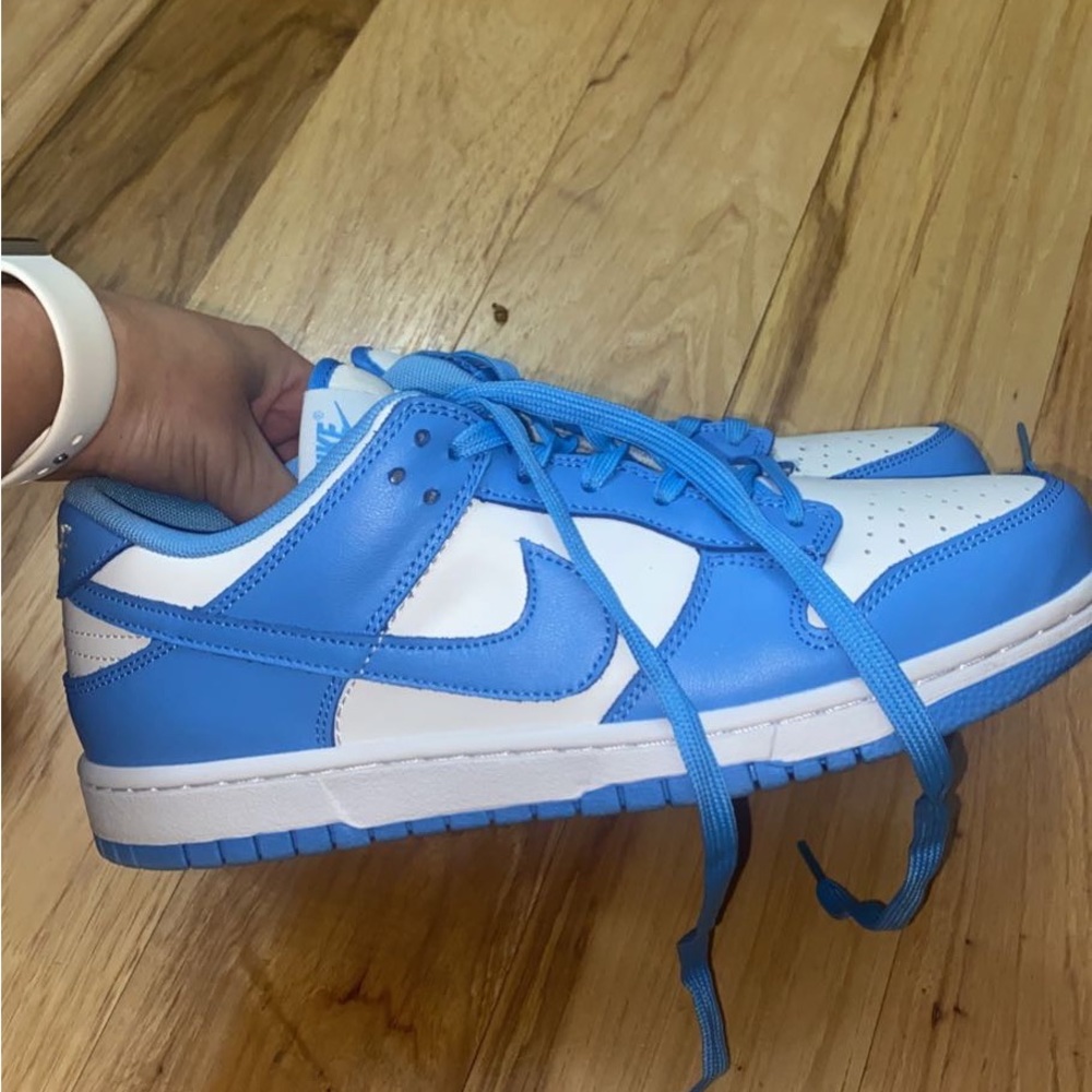 Nike Dunk Low Retro UNC- Men’s 8.5 - Women’s 10
